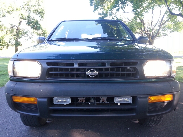 1997 Nissan Pathfinder 4dr Quad Cab HD