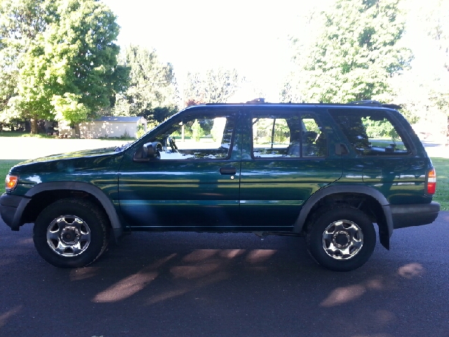 1997 Nissan Pathfinder 4dr Quad Cab HD