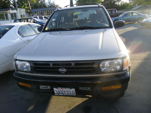 1997 Nissan Pathfinder EX-L W/ DVD System