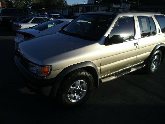 1997 Nissan Pathfinder EX-L W/ DVD System