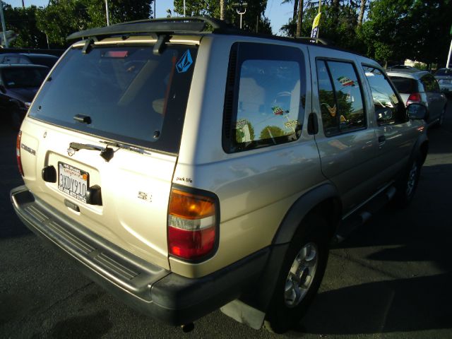 1997 Nissan Pathfinder EX-L W/ DVD System