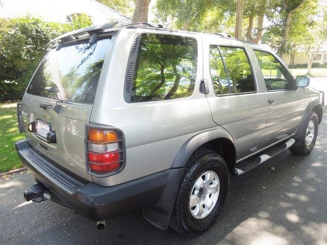 1998 Nissan Pathfinder X