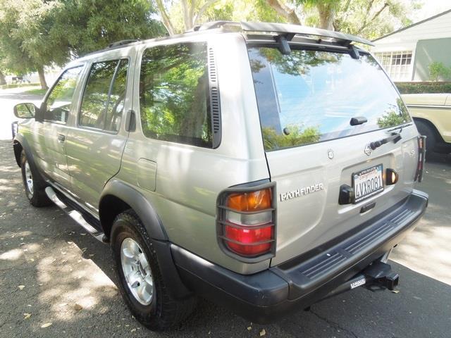 1998 Nissan Pathfinder X