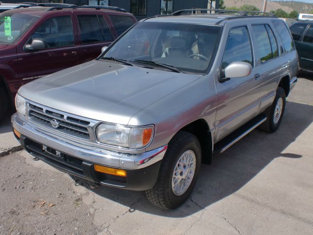 1998 Nissan Pathfinder EX-L AWD