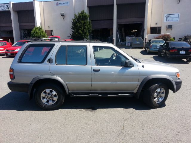 1998 Nissan Pathfinder EX-L W/ DVD System