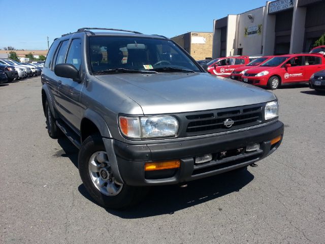 1998 Nissan Pathfinder EX-L W/ DVD System