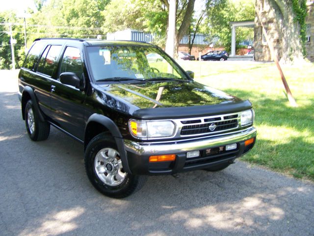 1998 Nissan Pathfinder EX-L W/ DVD System