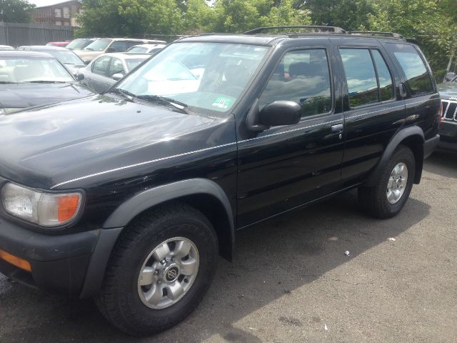 1998 Nissan Pathfinder EX-L W/ DVD System