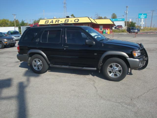 1999 Nissan Pathfinder LT Extended Minivan 4D