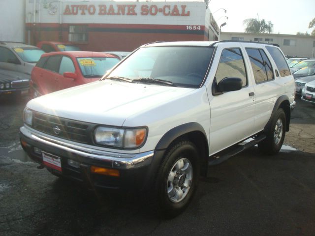 1999 Nissan Pathfinder LX V-6