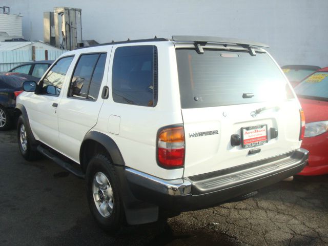 1999 Nissan Pathfinder LX V-6