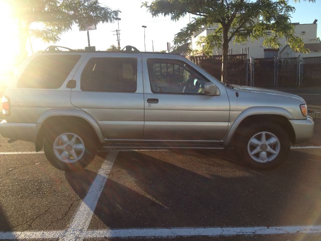 1999 Nissan Pathfinder EX-L AWD