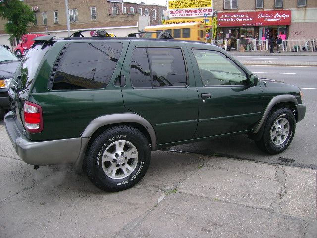 2000 Nissan Pathfinder Flat Bed 4x4