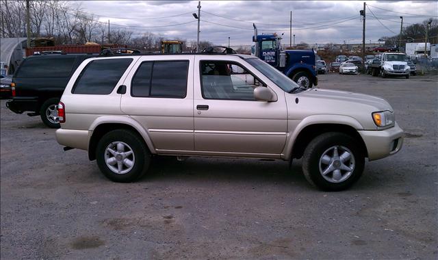 2000 Nissan Pathfinder X