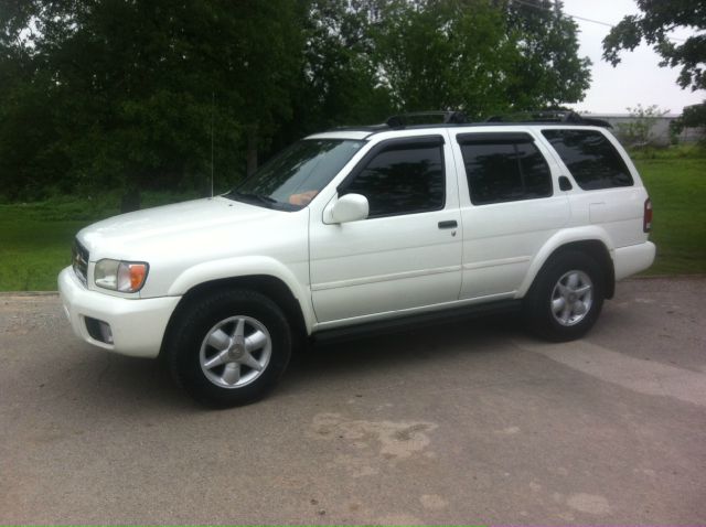 2000 Nissan Pathfinder X