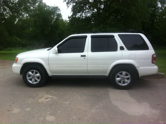 2000 Nissan Pathfinder X