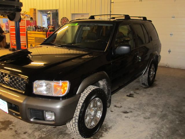 2001 Nissan Pathfinder EX-L W/ DVD System