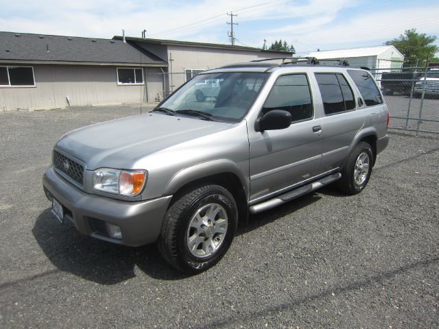 2001 Nissan Pathfinder EX-L W/ DVD System