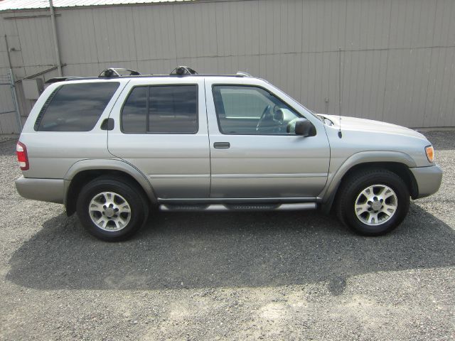 2001 Nissan Pathfinder EX-L W/ DVD System