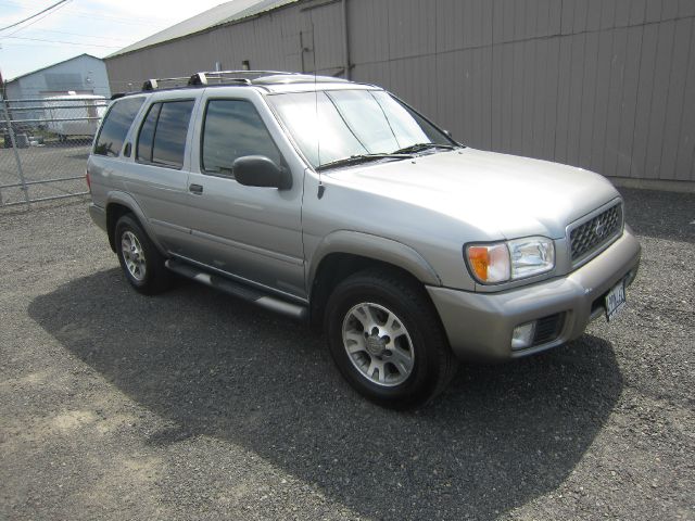 2001 Nissan Pathfinder EX-L W/ DVD System