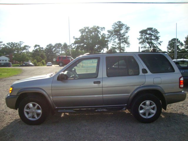 2001 Nissan Pathfinder EX-L W/ DVD System