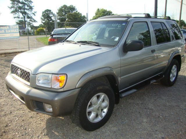 2001 Nissan Pathfinder EX-L W/ DVD System