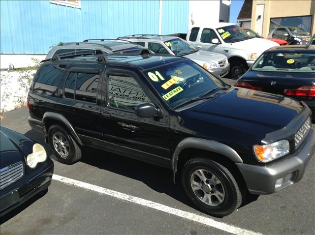 2001 Nissan Pathfinder EX-L W/ DVD System