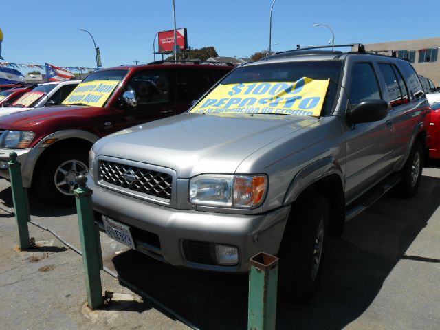 2001 Nissan Pathfinder EX-L W/ DVD System