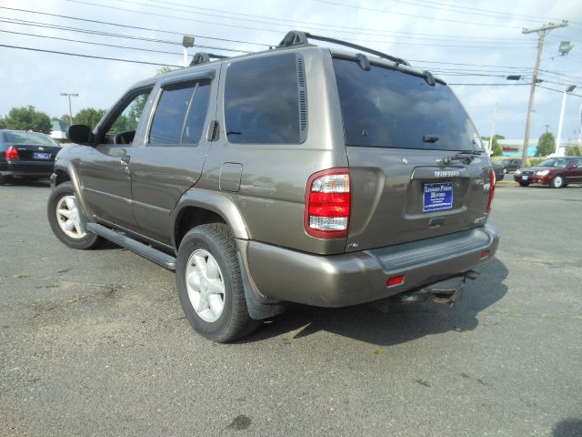 2001 Nissan Pathfinder AWD W/leatherroof (7pass)