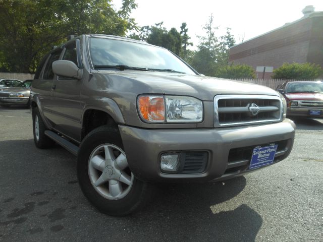 2001 Nissan Pathfinder AWD W/leatherroof (7pass)