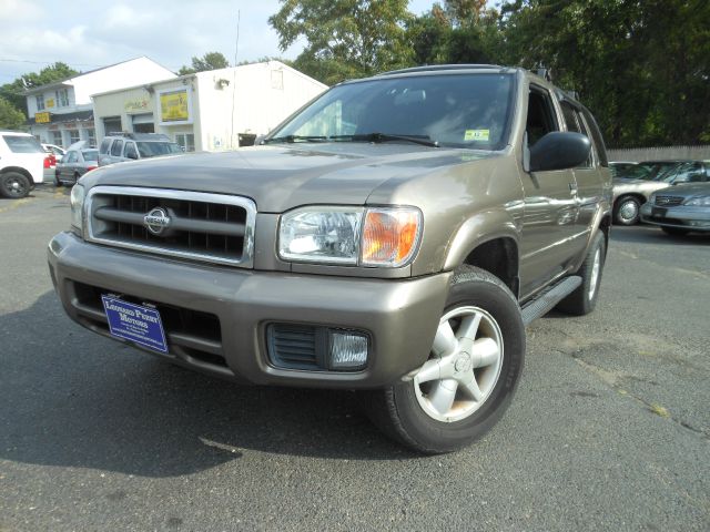 2001 Nissan Pathfinder AWD W/leatherroof (7pass)