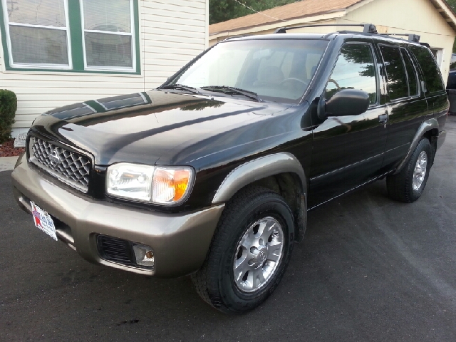 2001 Nissan Pathfinder EX-L W/ DVD System