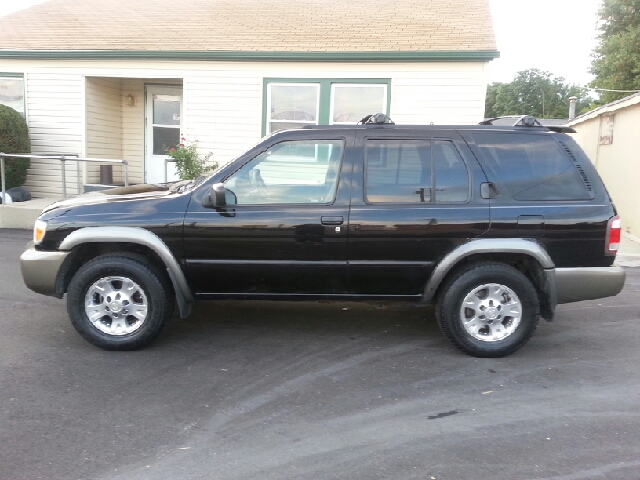 2001 Nissan Pathfinder EX-L W/ DVD System