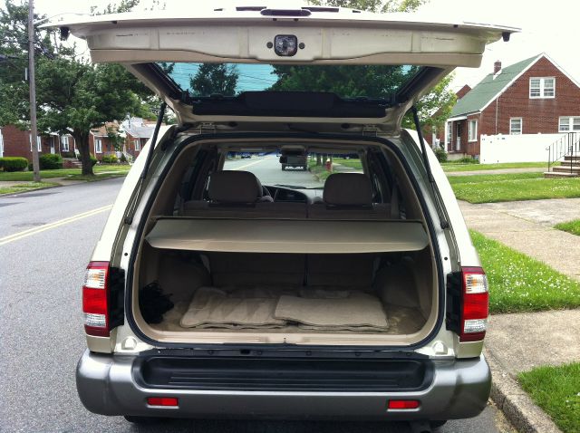 2001 Nissan Pathfinder EX-L W/ DVD System