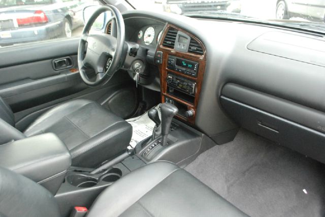 2001 Nissan Pathfinder EX-L AWD