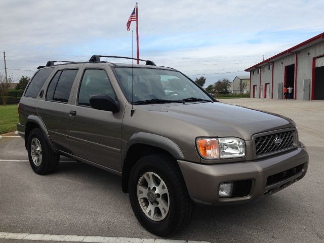 2001 Nissan Pathfinder EX-L W/ DVD System