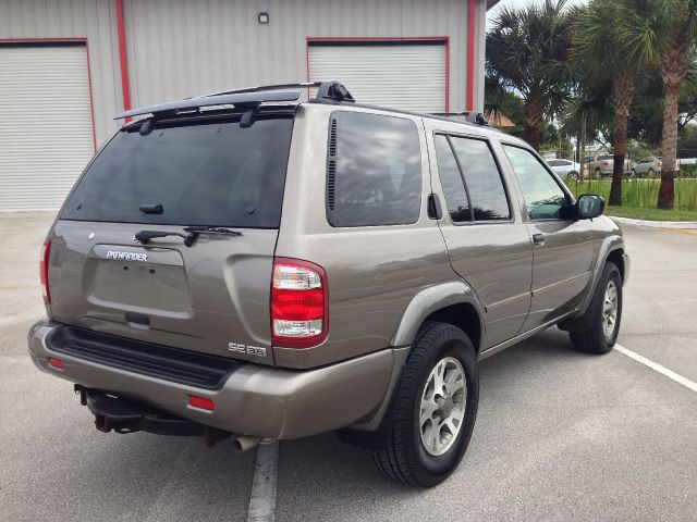 2001 Nissan Pathfinder EX-L W/ DVD System