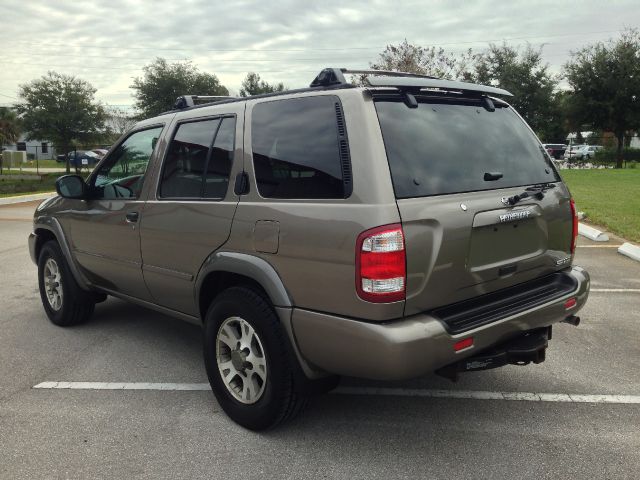 2001 Nissan Pathfinder EX-L W/ DVD System