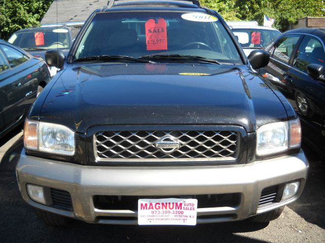 2001 Nissan Pathfinder EX-L W/ DVD System