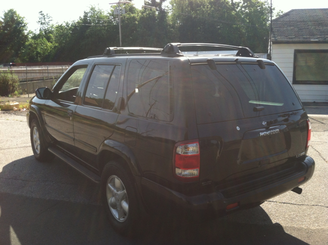 2001 Nissan Pathfinder EX-L AWD