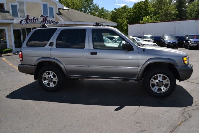 2001 Nissan Pathfinder EX-L W/ DVD System