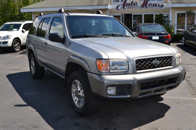 2001 Nissan Pathfinder EX-L W/ DVD System