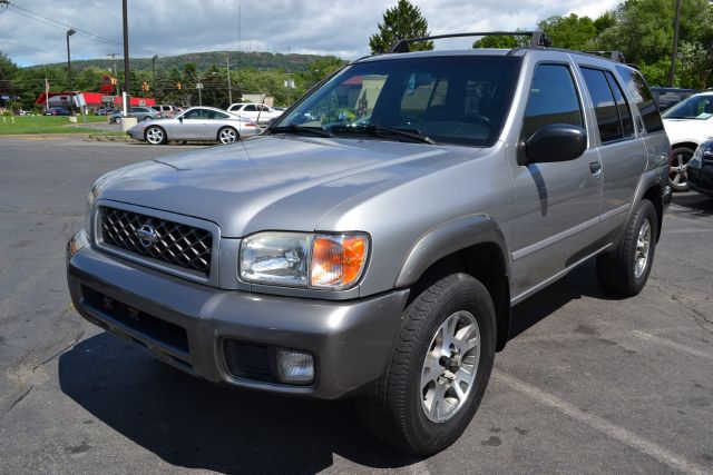 2001 Nissan Pathfinder EX-L W/ DVD System