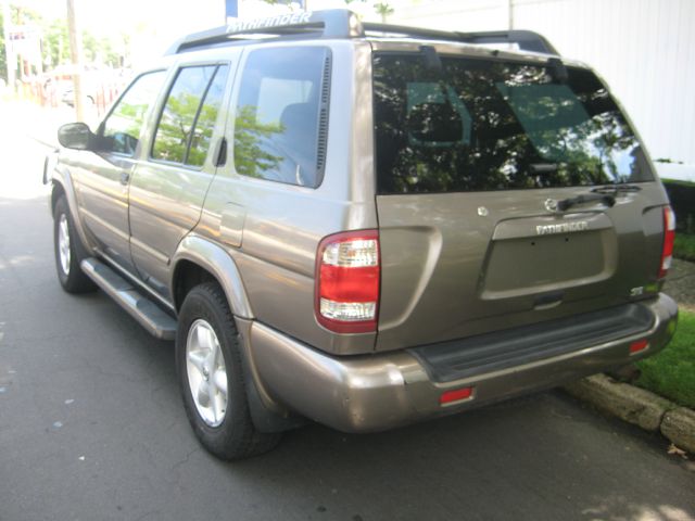 2002 Nissan Pathfinder EX-L W/ DVD System