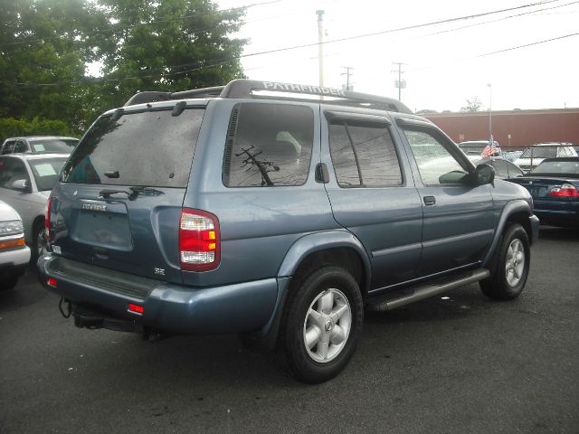 2002 Nissan Pathfinder EX-L W/ DVD System