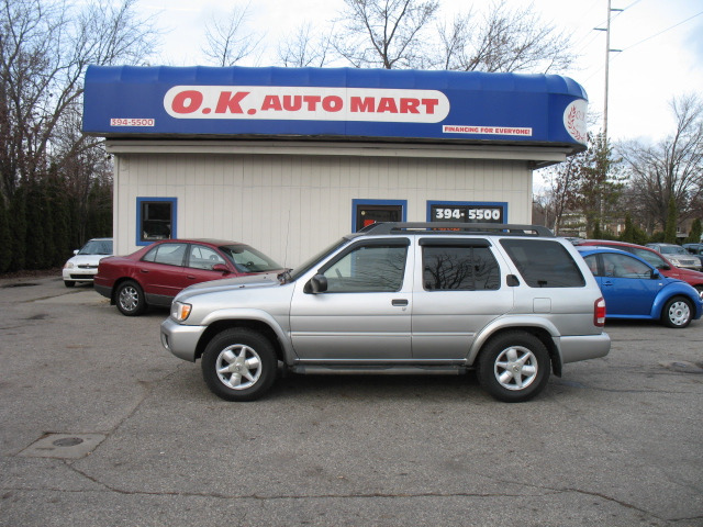 2002 Nissan Pathfinder EX-L W/ DVD System