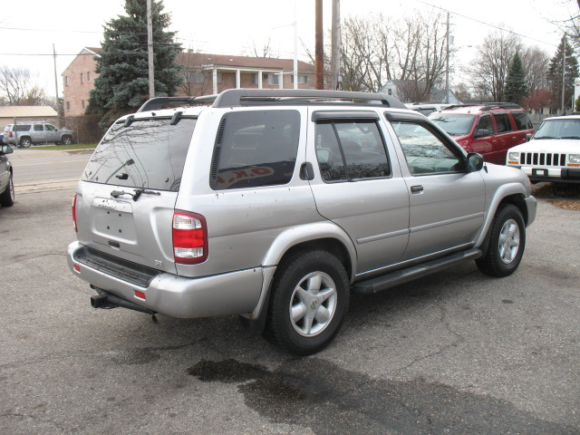 2002 Nissan Pathfinder EX-L W/ DVD System