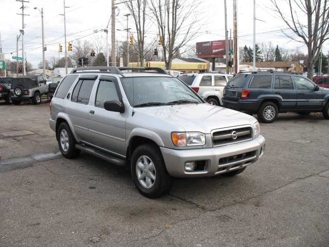 2002 Nissan Pathfinder EX-L W/ DVD System