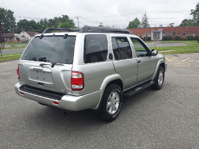 2002 Nissan Pathfinder EX-L W/ DVD System