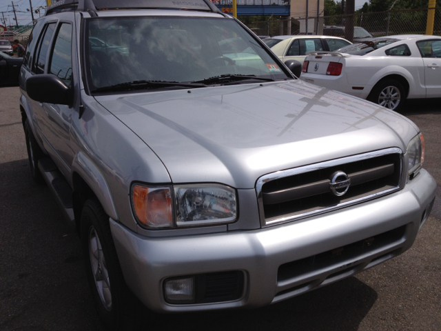 2002 Nissan Pathfinder EX-L W/ DVD System